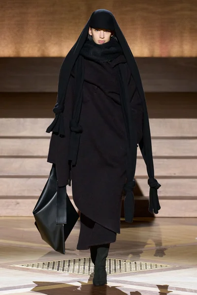 Look 24